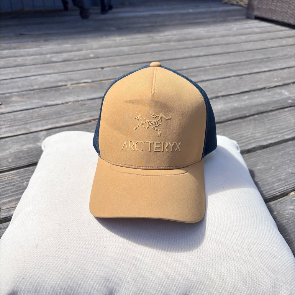 Arc'teryx Tan and Black Cap great condition!